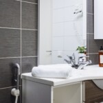 Superior room toilet 2